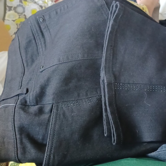 Jones New York Jeans, black, rhinestones down the side seams, stretchy - Picture 1 of 6